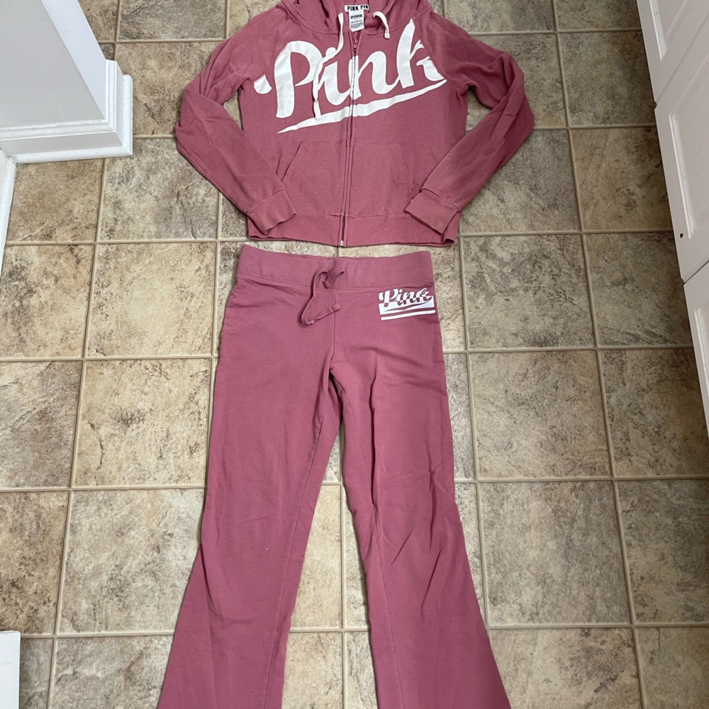 Vs pink outfit